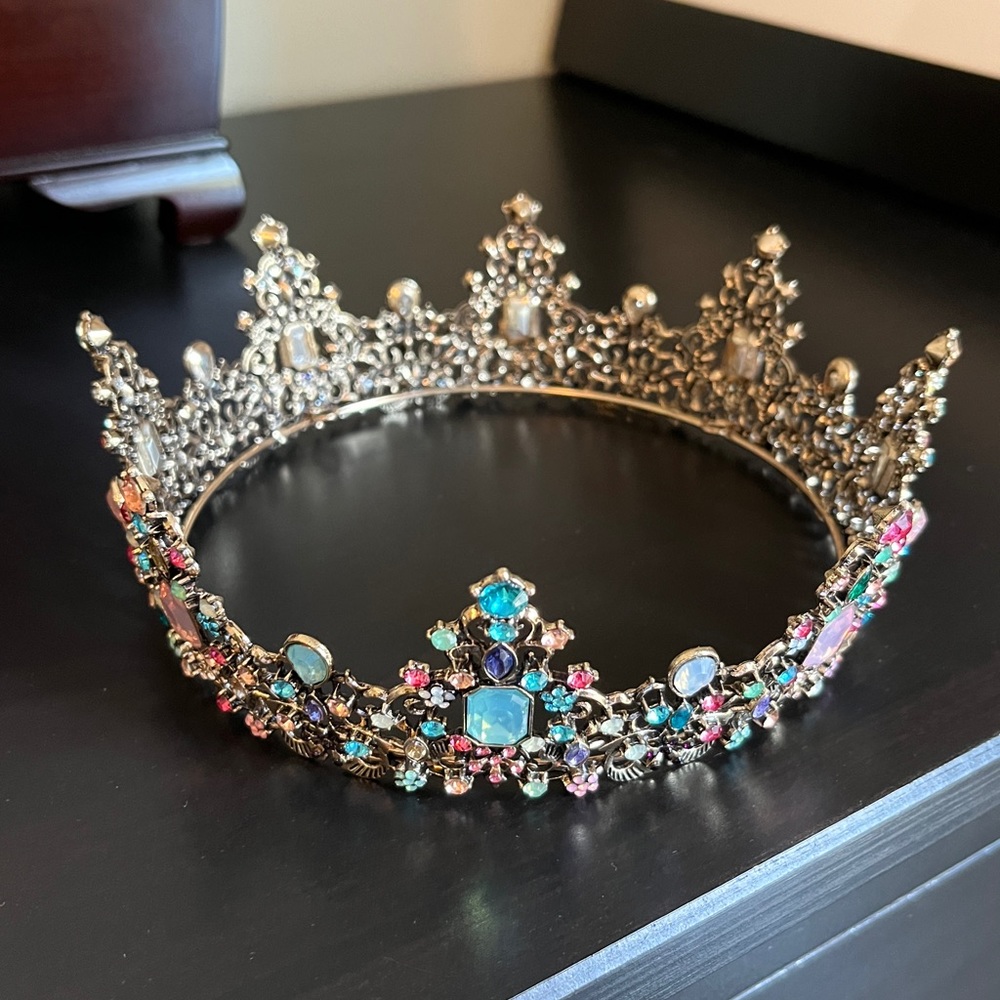 Multicoloured rhinestone crown. New. - Picture 4 of 16